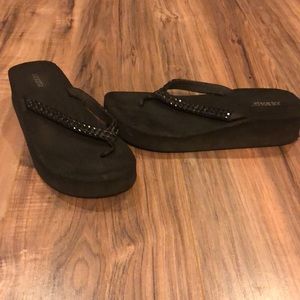 Black jewel 1.5 inch flip flop heels